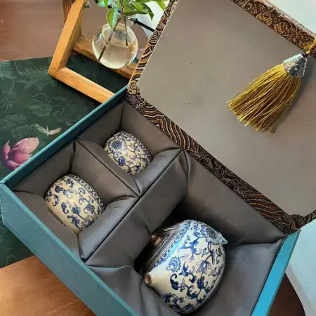 Tea pot and cups Gift Set
